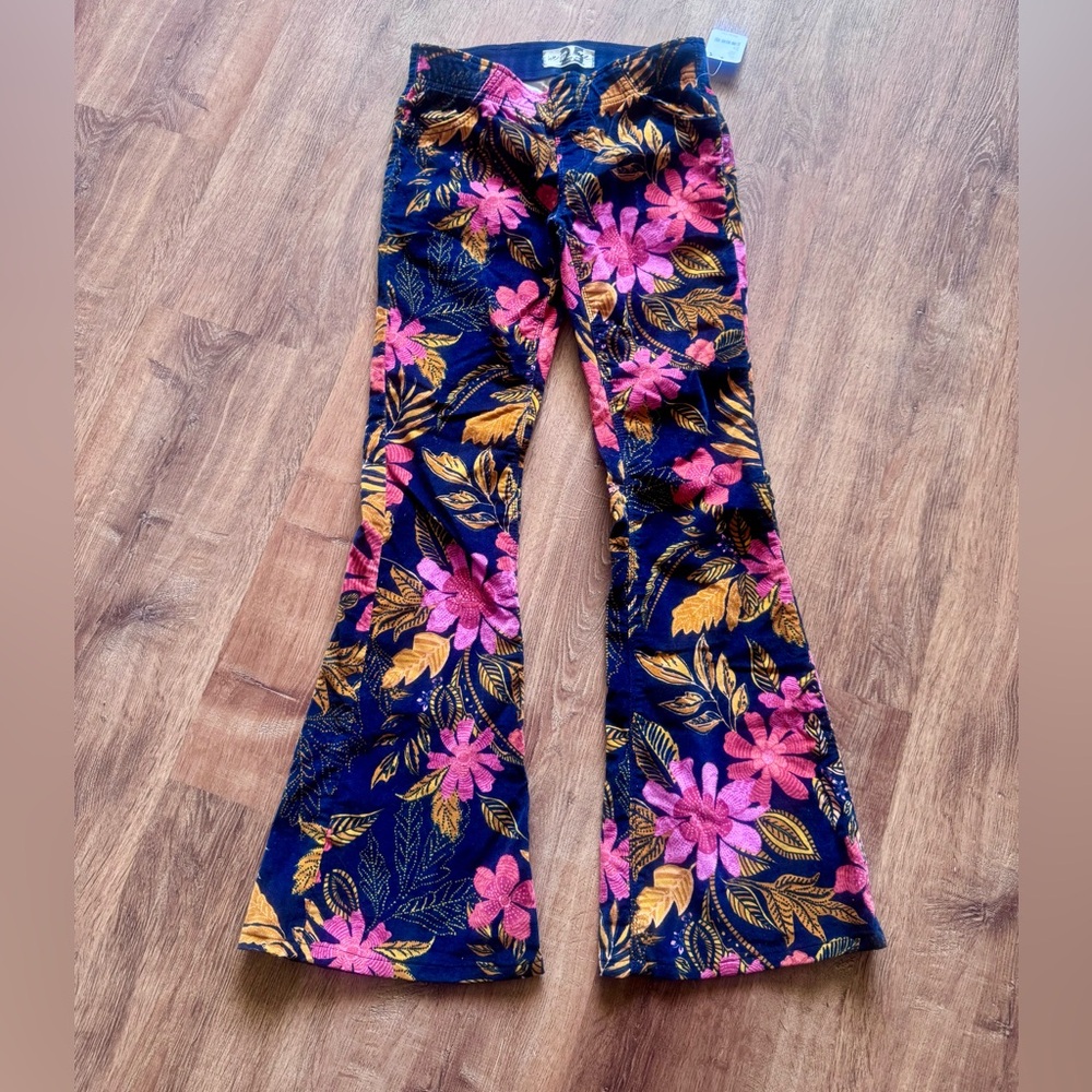 RARE Free People cheerful Velvet Bell-Bottom Women’s stretchy flares 25 BNWT 🌸